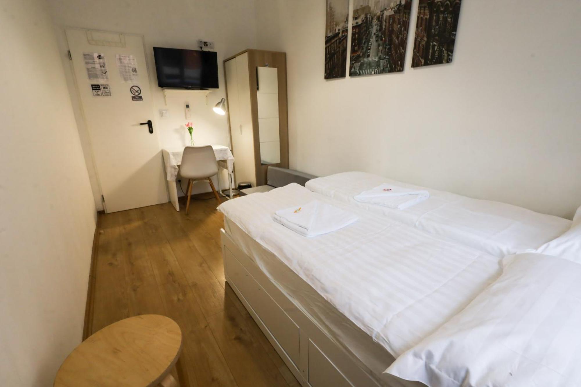 Budapest Pest-Port Apartment 4 Rooms For 16 Person Exterior foto